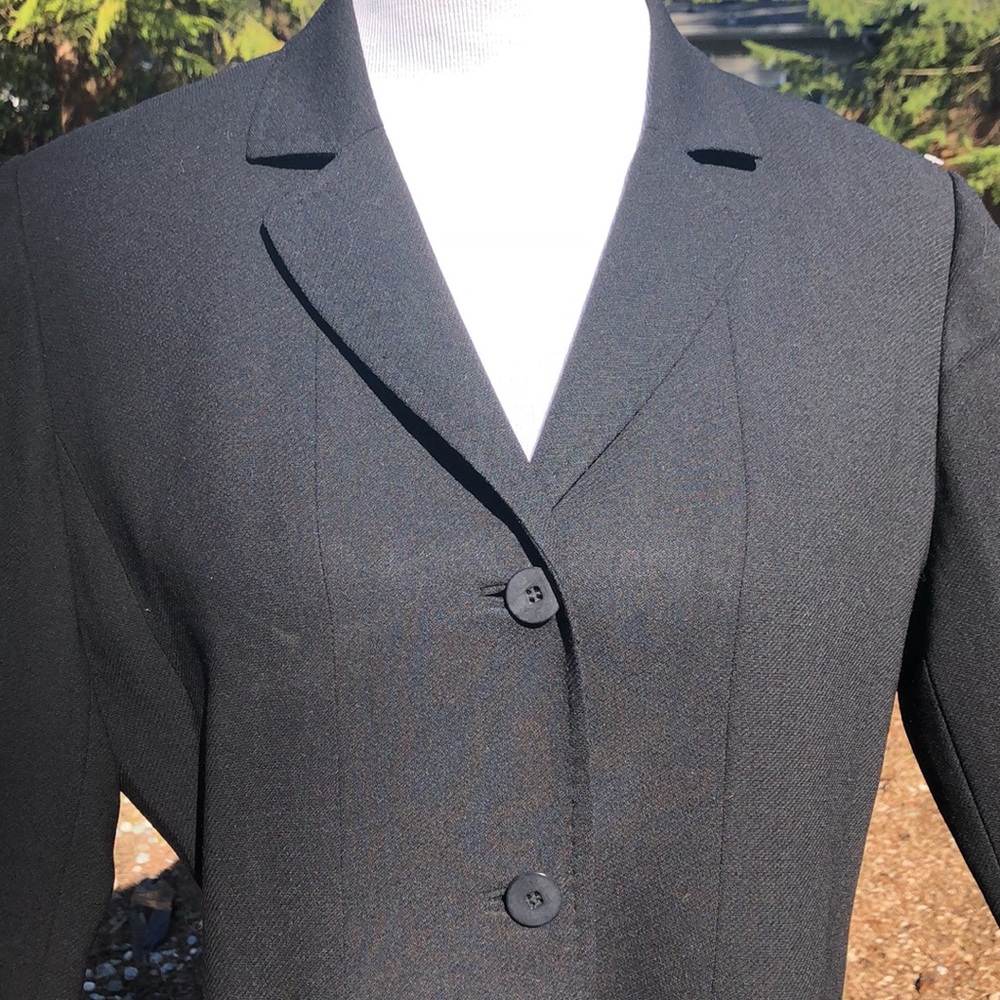๐๏ธ# 316 EUC Doncaster Wool Black Blazer - Picture 3 of 8